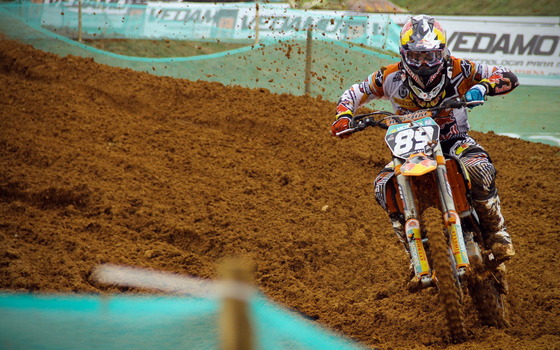 Cole Palmer决赛梅开二度引领胜利，总决赛梅奥