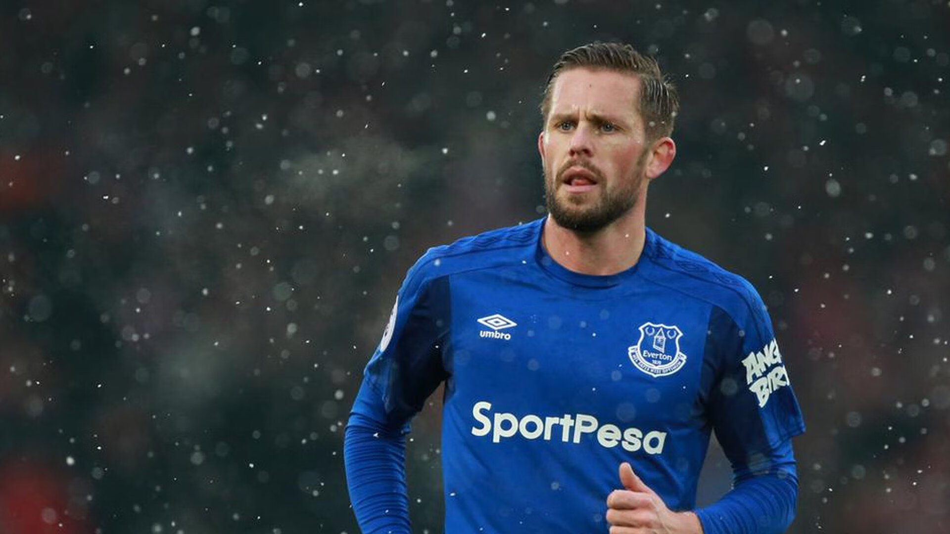 詹姆斯赛季新高引爆全场，詹姆斯个人赛季新高